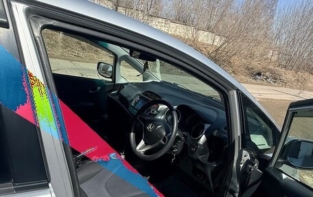 Honda Fit III, 2010 год, 685 000 рублей, 15 фотография