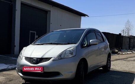 Honda Fit III, 2010 год, 685 000 рублей, 10 фотография