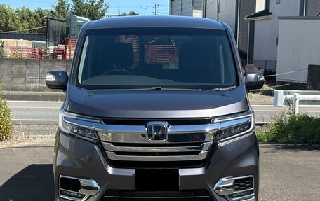 Honda Stepwgn IV, 2021 год, 2 140 000 рублей, 2 фотография