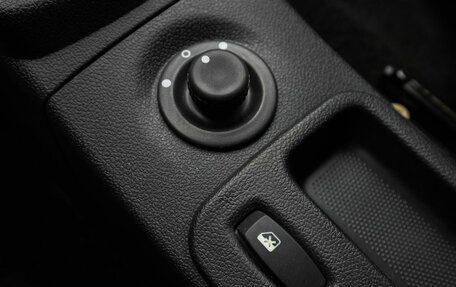 Renault Sandero I, 2013 год, 799 000 рублей, 17 фотография