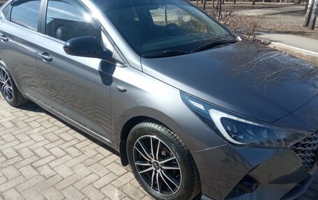 Hyundai Solaris II рестайлинг, 2021 год, 1 595 000 рублей, 1 фотография