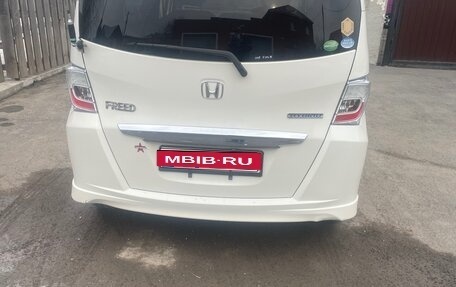 Honda Freed I, 2012 год, 850 000 рублей, 1 фотография