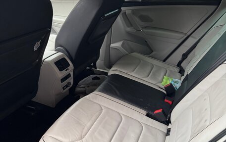 Volkswagen Tiguan II, 2018 год, 3 120 000 рублей, 4 фотография