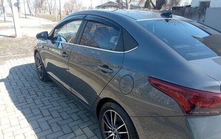 Hyundai Solaris II рестайлинг, 2021 год, 1 595 000 рублей, 6 фотография