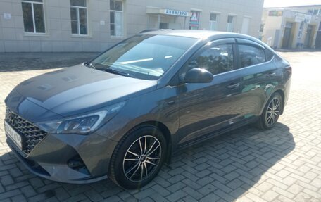 Hyundai Solaris II рестайлинг, 2021 год, 1 595 000 рублей, 7 фотография