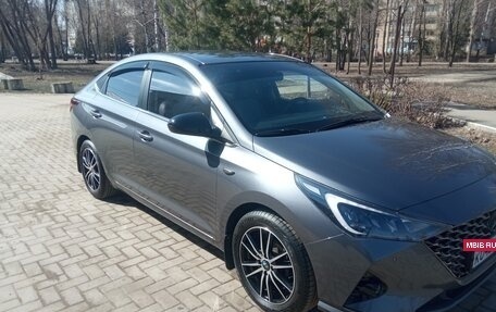 Hyundai Solaris II рестайлинг, 2021 год, 1 595 000 рублей, 5 фотография