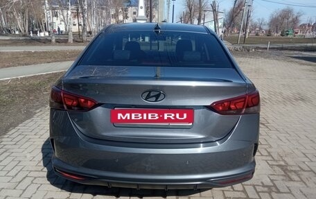 Hyundai Solaris II рестайлинг, 2021 год, 1 595 000 рублей, 3 фотография