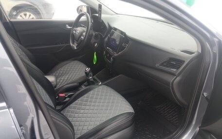 Hyundai Solaris II рестайлинг, 2021 год, 1 595 000 рублей, 10 фотография