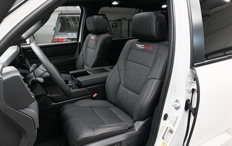 Toyota Sequoia, 2025 год, 14 990 000 рублей, 28 фотография