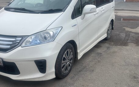 Honda Freed I, 2012 год, 850 000 рублей, 3 фотография