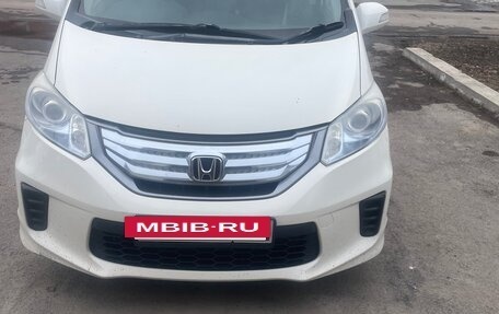 Honda Freed I, 2012 год, 850 000 рублей, 2 фотография