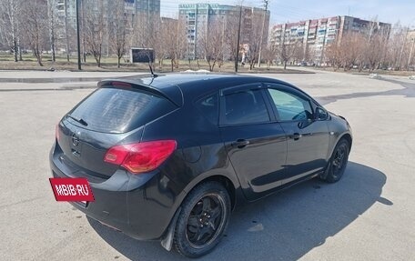 Opel Astra J, 2011 год, 580 000 рублей, 2 фотография