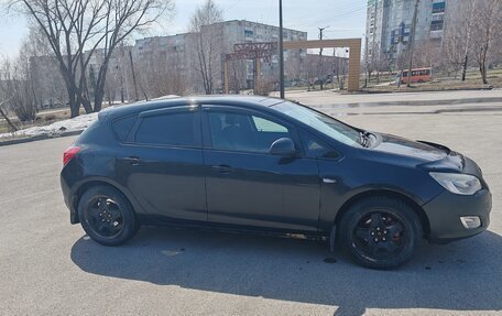 Opel Astra J, 2011 год, 580 000 рублей, 3 фотография