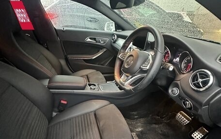 Mercedes-Benz CLA, 2018 год, 2 600 000 рублей, 2 фотография