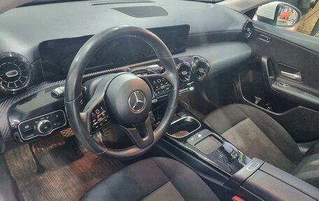 Mercedes-Benz A-Класс, 2019 год, 2 420 000 рублей, 11 фотография