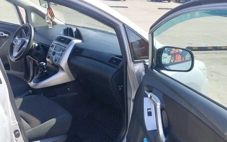 Toyota Verso I, 2011 год, 1 200 000 рублей, 15 фотография