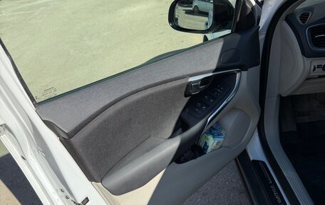 Volvo V40 Cross Country I, 2014 год, 1 299 000 рублей, 26 фотография