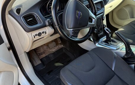 Volvo V40 Cross Country I, 2014 год, 1 299 000 рублей, 25 фотография