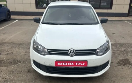 Volkswagen Polo VI (EU Market), 2014 год, 750 000 рублей, 2 фотография