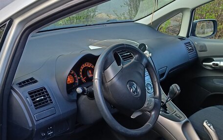 Toyota Auris II, 2008 год, 610 000 рублей, 2 фотография