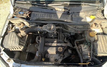 Opel Corsa C рестайлинг, 2002 год, 125 000 рублей, 9 фотография