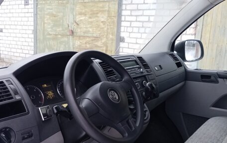 Volkswagen Transporter T5 рестайлинг, 2010 год, 1 600 000 рублей, 2 фотография