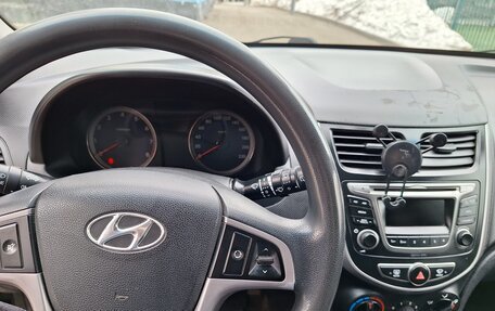 Hyundai Solaris II рестайлинг, 2014 год, 760 000 рублей, 11 фотография