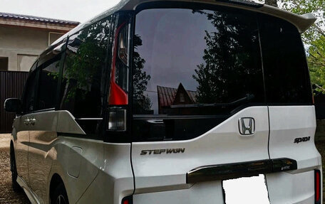 Honda Stepwgn IV, 2022 год, 2 150 000 рублей, 5 фотография