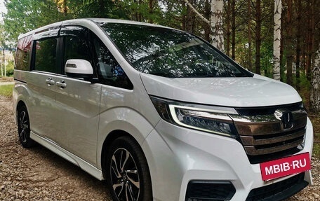 Honda Stepwgn IV, 2022 год, 2 150 000 рублей, 2 фотография