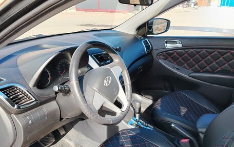 Hyundai Solaris II рестайлинг, 2011 год, 870 000 рублей, 8 фотография