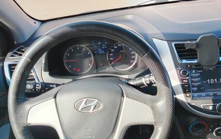 Hyundai Solaris II рестайлинг, 2011 год, 870 000 рублей, 6 фотография