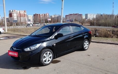 Hyundai Solaris II рестайлинг, 2011 год, 870 000 рублей, 5 фотография