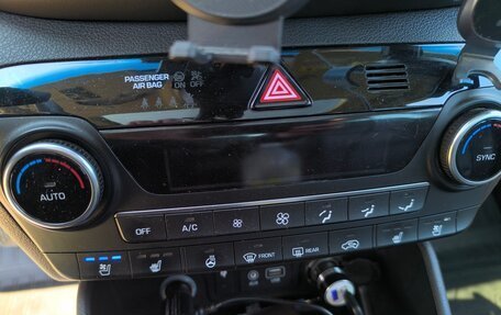 Hyundai Tucson III, 2019 год, 2 390 000 рублей, 10 фотография