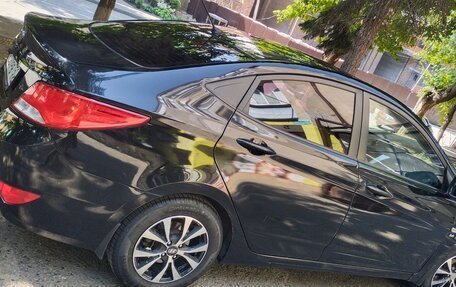 Hyundai Solaris II рестайлинг, 2016 год, 950 000 рублей, 3 фотография