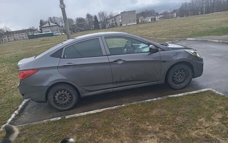 Hyundai Solaris II рестайлинг, 2011 год, 295 000 рублей, 4 фотография