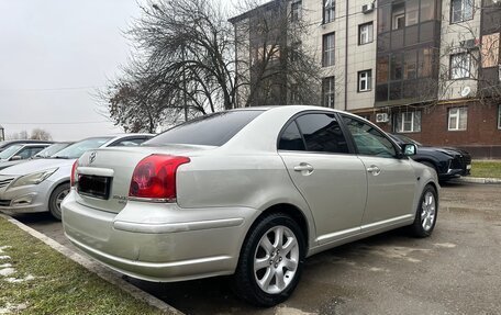 Toyota Avensis III рестайлинг, 2004 год, 590 000 рублей, 3 фотография