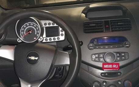 Chevrolet Spark III, 2011 год, 620 000 рублей, 4 фотография