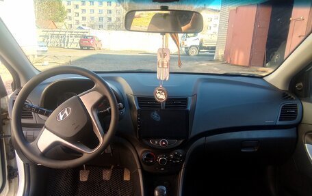 Hyundai Solaris II рестайлинг, 2016 год, 955 000 рублей, 12 фотография