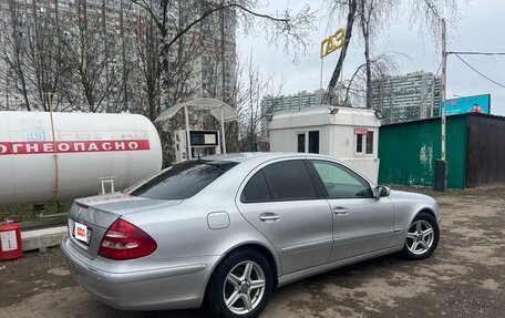 Mercedes-Benz E-Класс, 2004 год, 910 000 рублей, 2 фотография