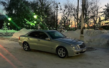 Mercedes-Benz E-Класс, 2004 год, 910 000 рублей, 8 фотография