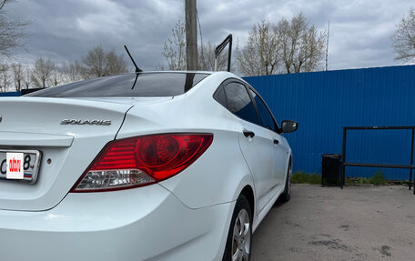 Hyundai Solaris II рестайлинг, 2013 год, 800 000 рублей, 3 фотография