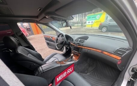 Mercedes-Benz E-Класс, 2004 год, 910 000 рублей, 11 фотография