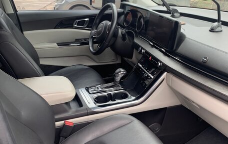 KIA Carnival, 2023 год, 4 900 000 рублей, 3 фотография