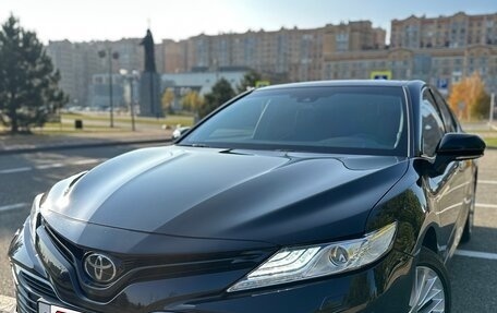 Toyota Camry, 2020 год, 3 330 000 рублей, 2 фотография