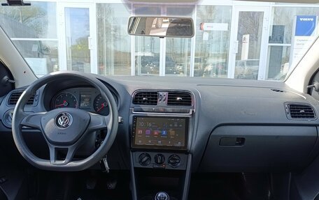 Volkswagen Polo VI (EU Market), 2016 год, 1 000 000 рублей, 16 фотография