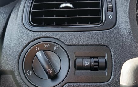 Volkswagen Polo VI (EU Market), 2016 год, 1 000 000 рублей, 19 фотография