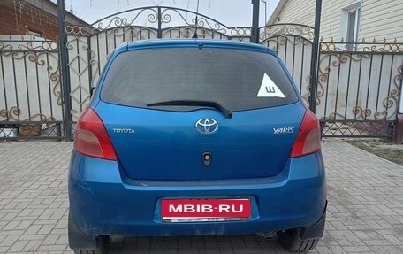 Toyota Yaris III рестайлинг, 2007 год, 570 000 рублей, 1 фотография