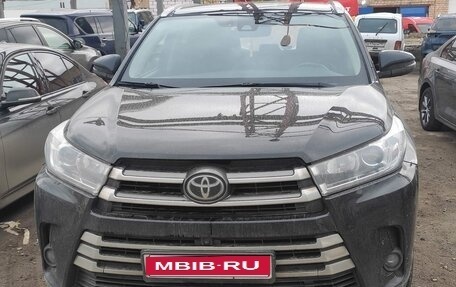 Toyota Highlander III, 2017 год, 1 899 999 рублей, 1 фотография