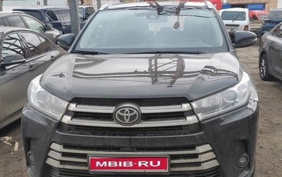 Toyota Highlander III, 2017 год, 1 899 999 рублей, 1 фотография