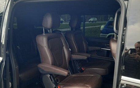 Mercedes-Benz V-Класс, 2018 год, 6 000 000 рублей, 10 фотография